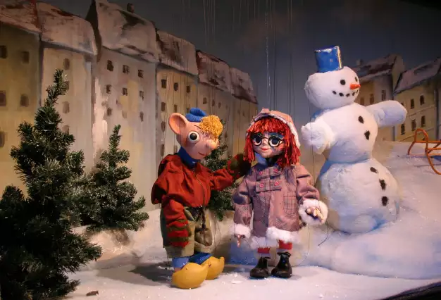 Hurveenek and the Snowman