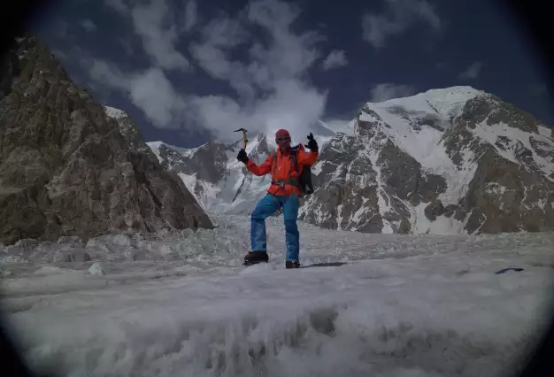 Mára Goes to Heaven