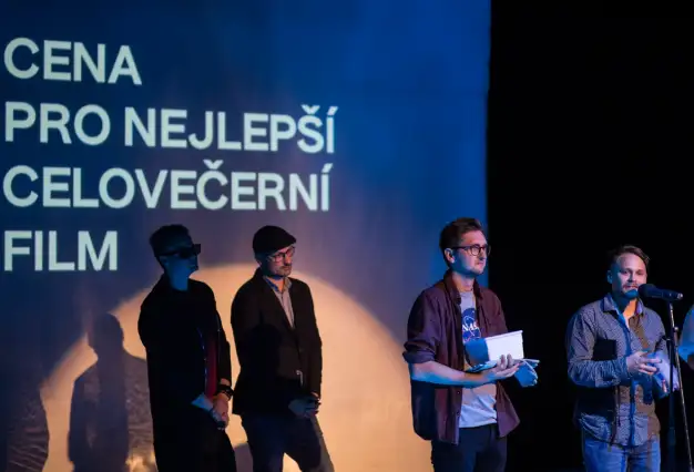 Nový festival ELBE DOCK udělil Cenu Pavla Kouteckého snímku Švéd v žigulíku